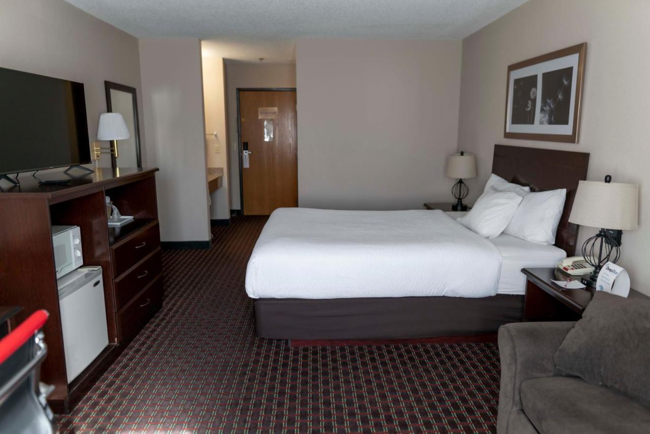 Ramada By Wyndham Tell City Εξωτερικό φωτογραφία