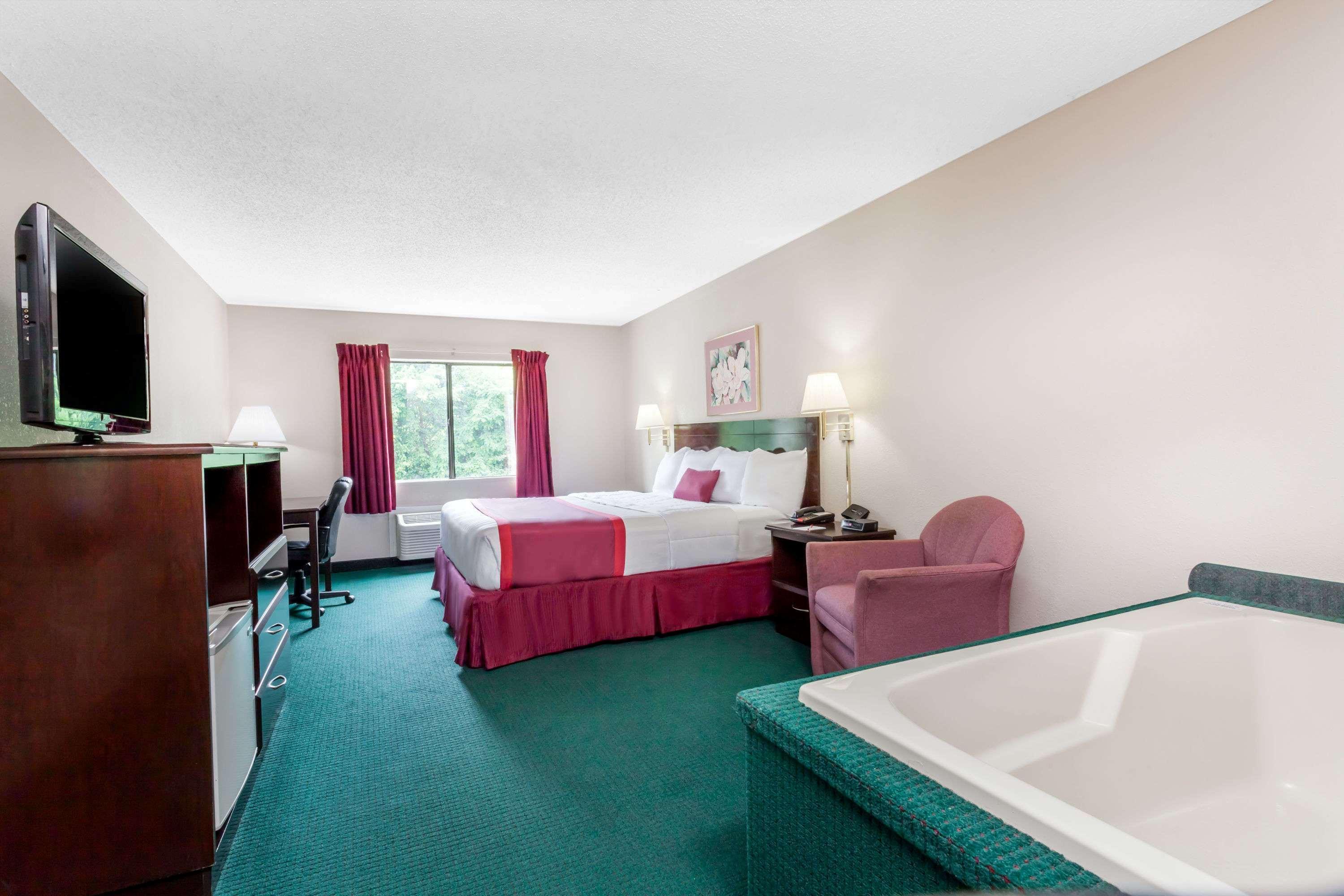 Ramada By Wyndham Tell City Εξωτερικό φωτογραφία