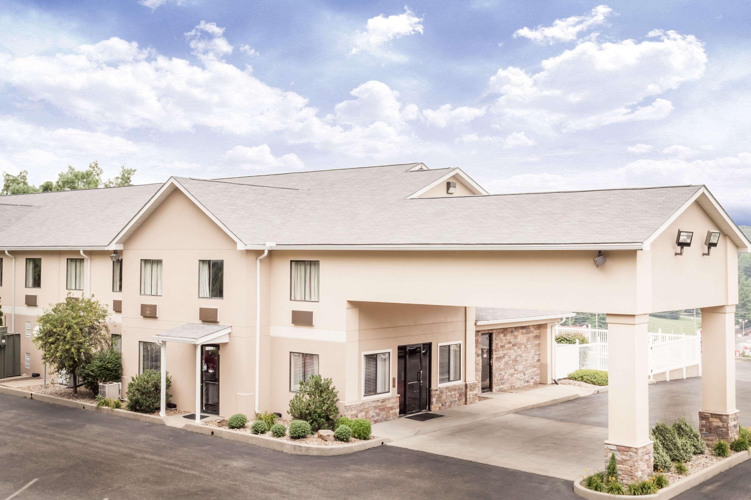 Ramada By Wyndham Tell City Εξωτερικό φωτογραφία