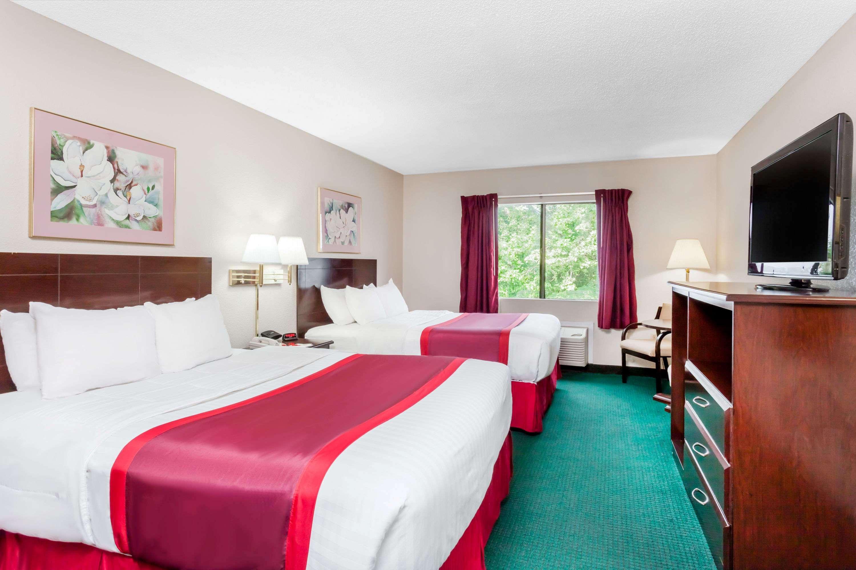 Ramada By Wyndham Tell City Εξωτερικό φωτογραφία