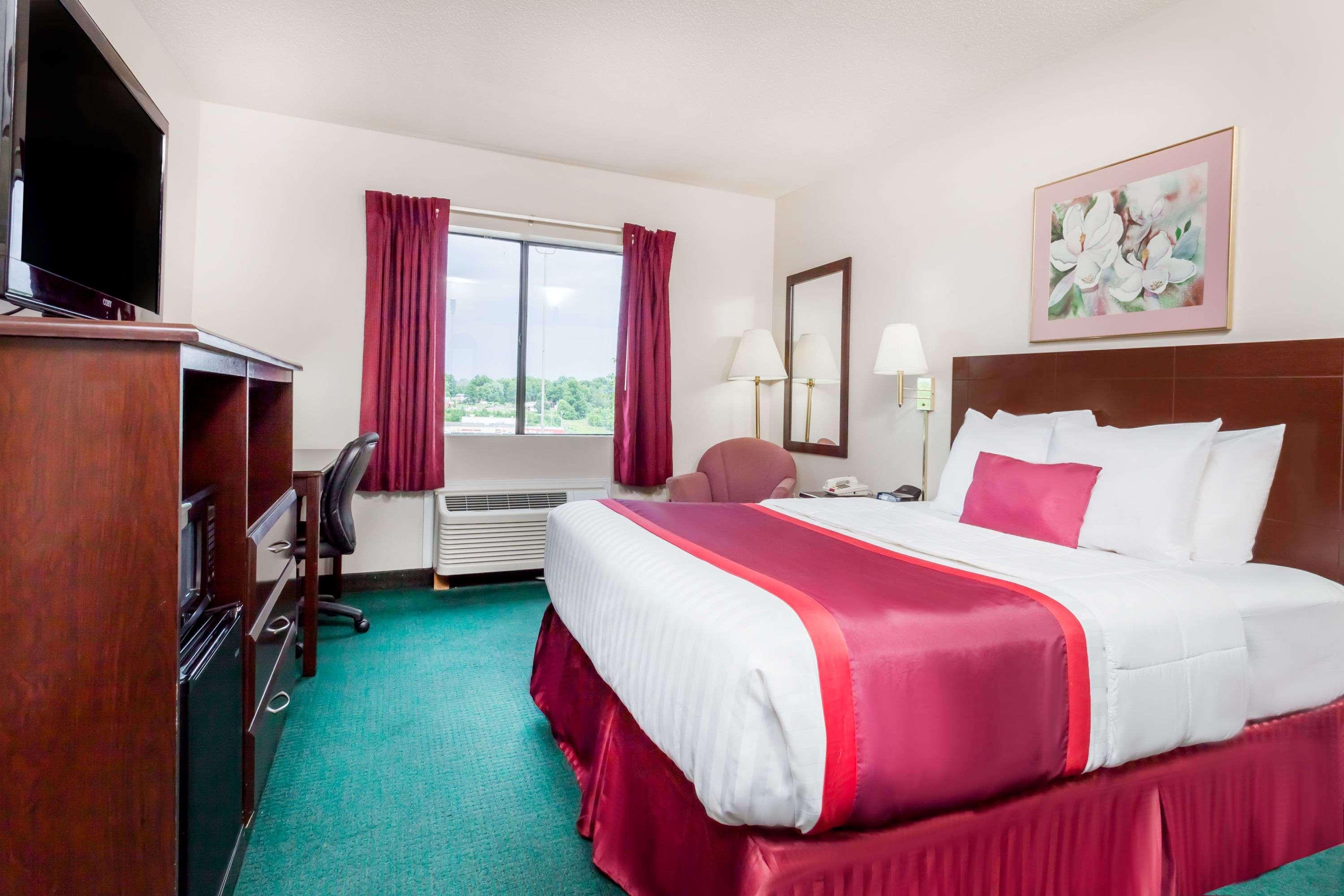 Ramada By Wyndham Tell City Εξωτερικό φωτογραφία