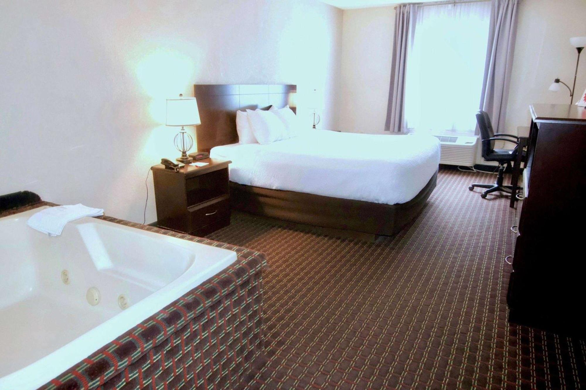 Ramada By Wyndham Tell City Εξωτερικό φωτογραφία
