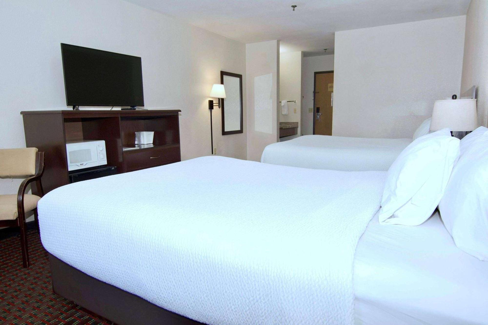Ramada By Wyndham Tell City Εξωτερικό φωτογραφία