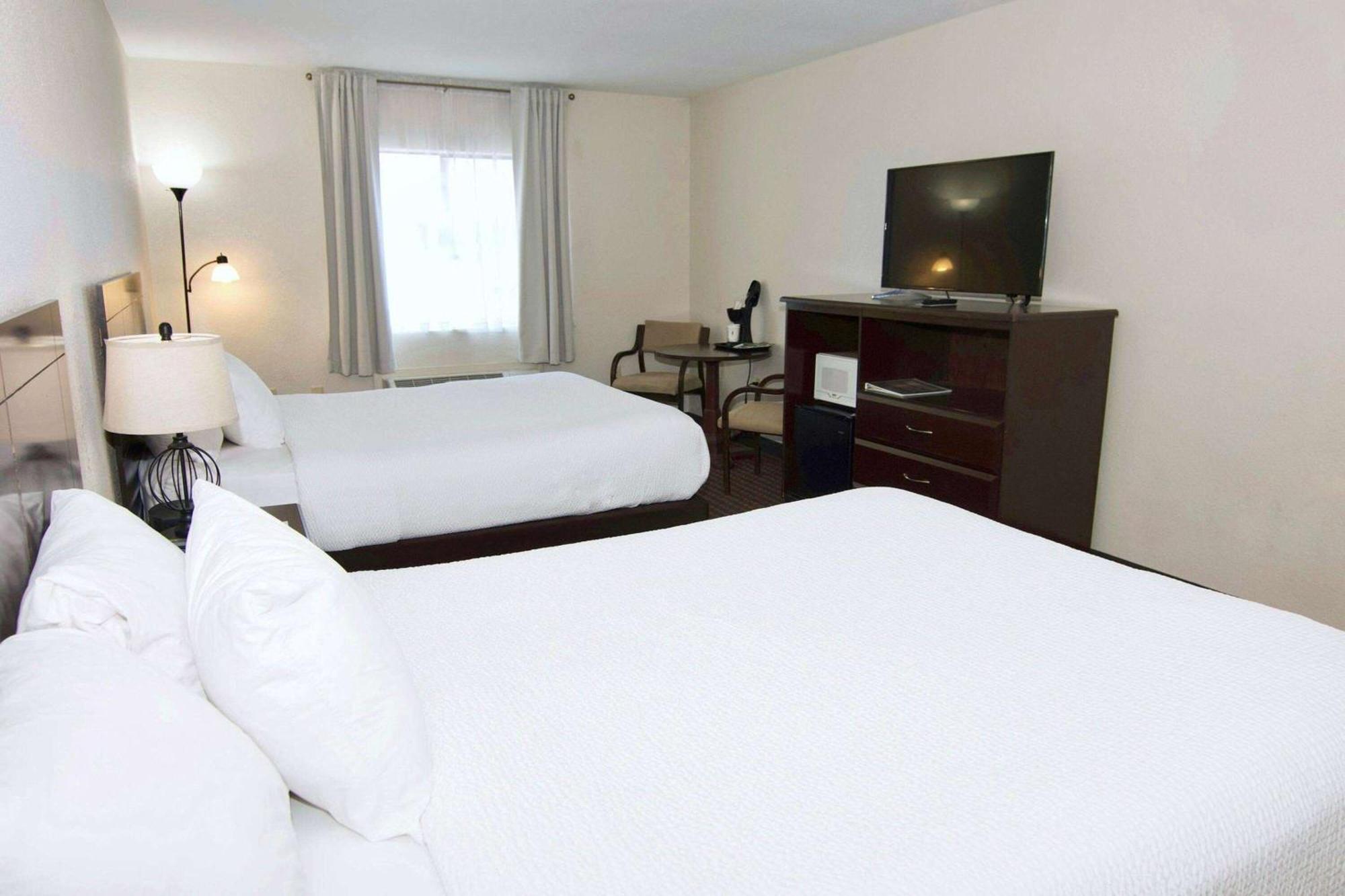 Ramada By Wyndham Tell City Εξωτερικό φωτογραφία